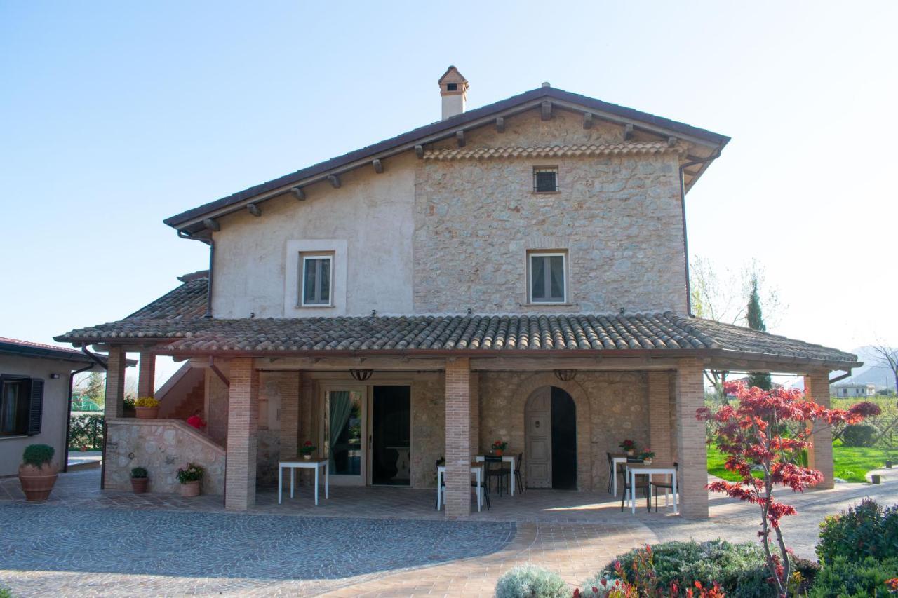 Camera Iris - B&B Antico Casale Monte San Biagio Esterno foto